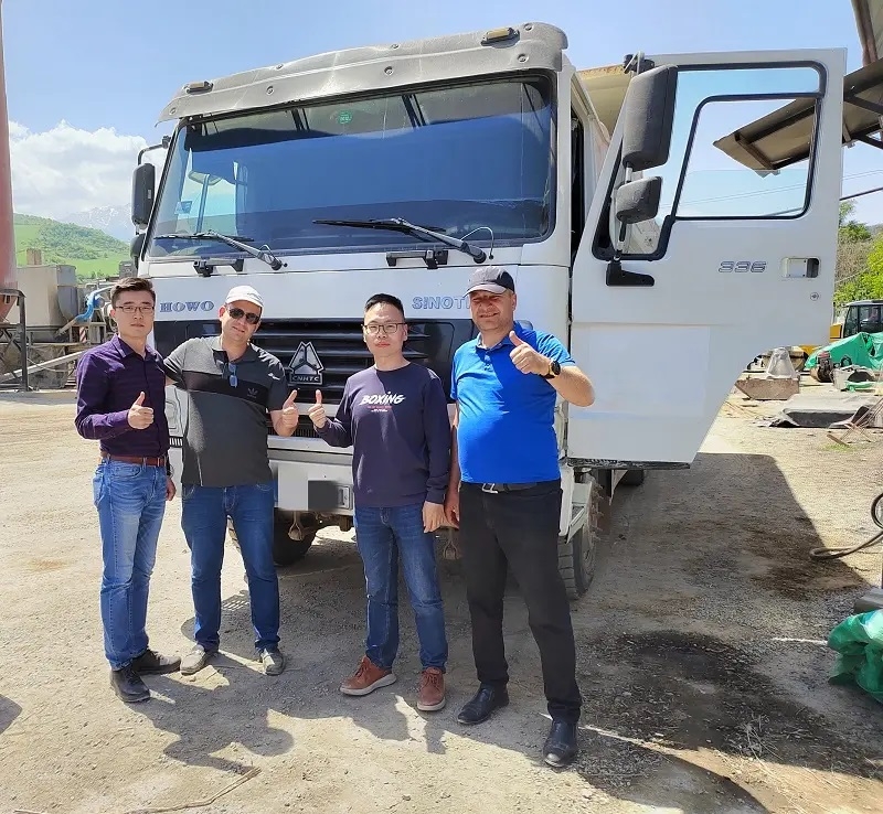 HOWO重卡，值得信赖